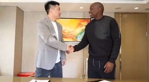 尘埃落定!官方:穆谢奎正式加入大连鲲城,今晚将与球队会合
